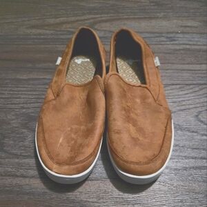 Sanuk Slip-on Sneakers